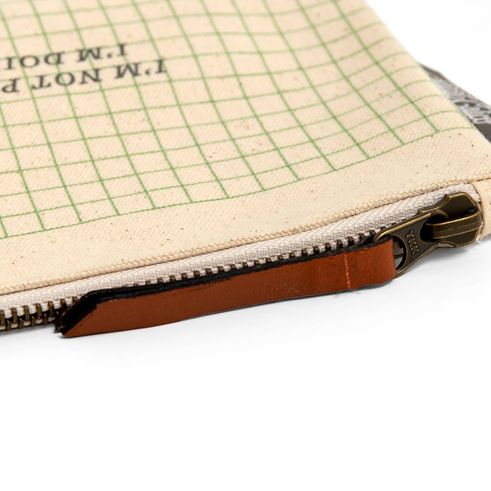 Studio Calico – Engroshandel Posetaske - Dame – Side Quests Procrastinator Lynlåslomme i Lærred2