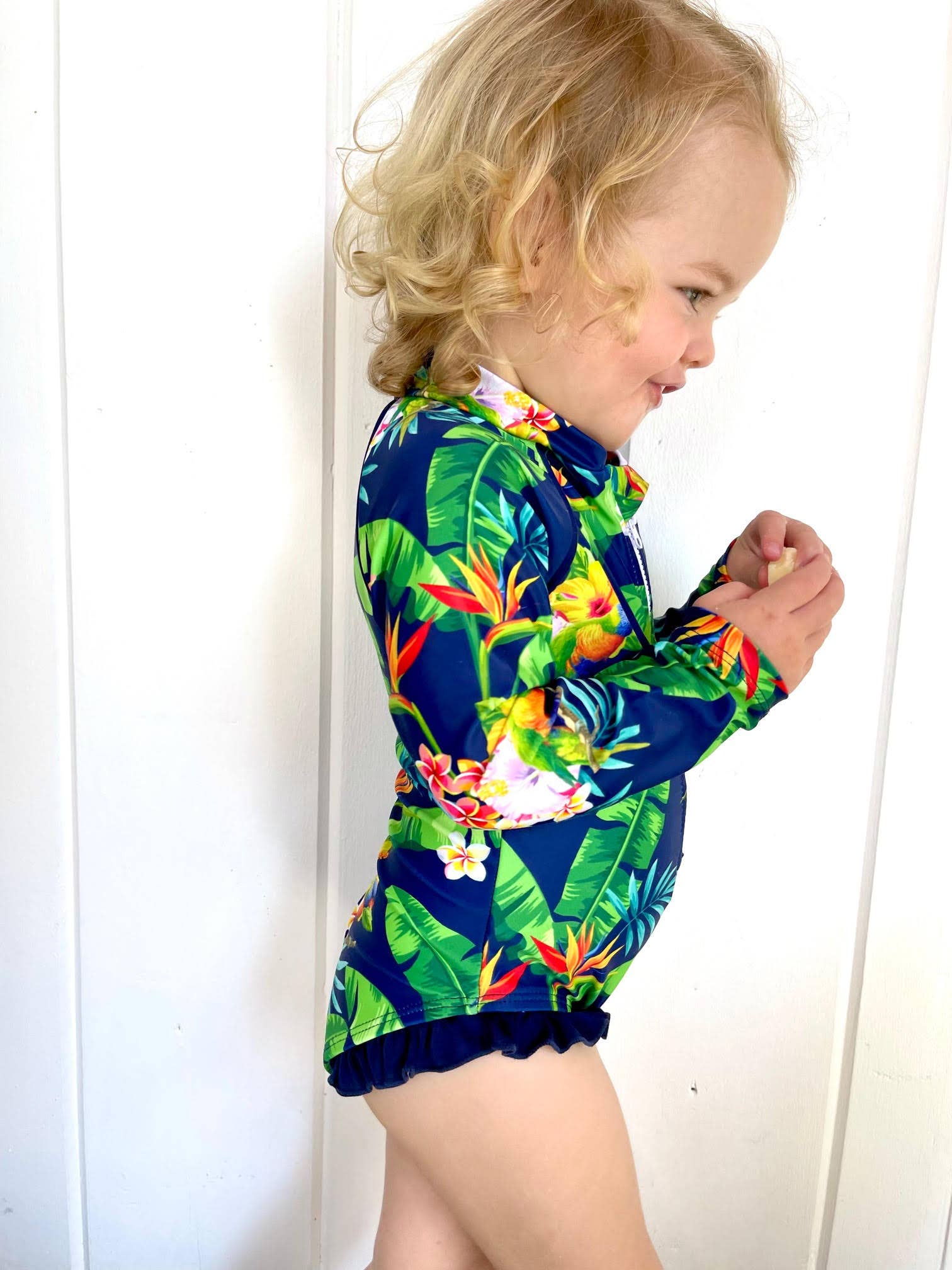 Tribe Tropical – wholesale Baddräkt - Baby – Baby baddräkt (blöjor byte) - 'Lorikeet Love'7