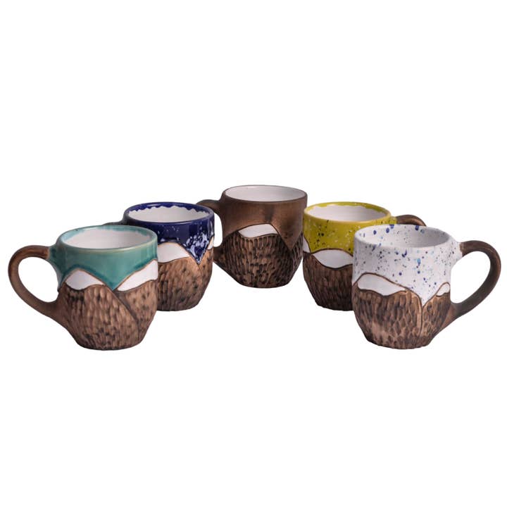 Tasse à thé en céramique faite à la main Collection Montagnes 350 ml pour la vente par Pretty Plate