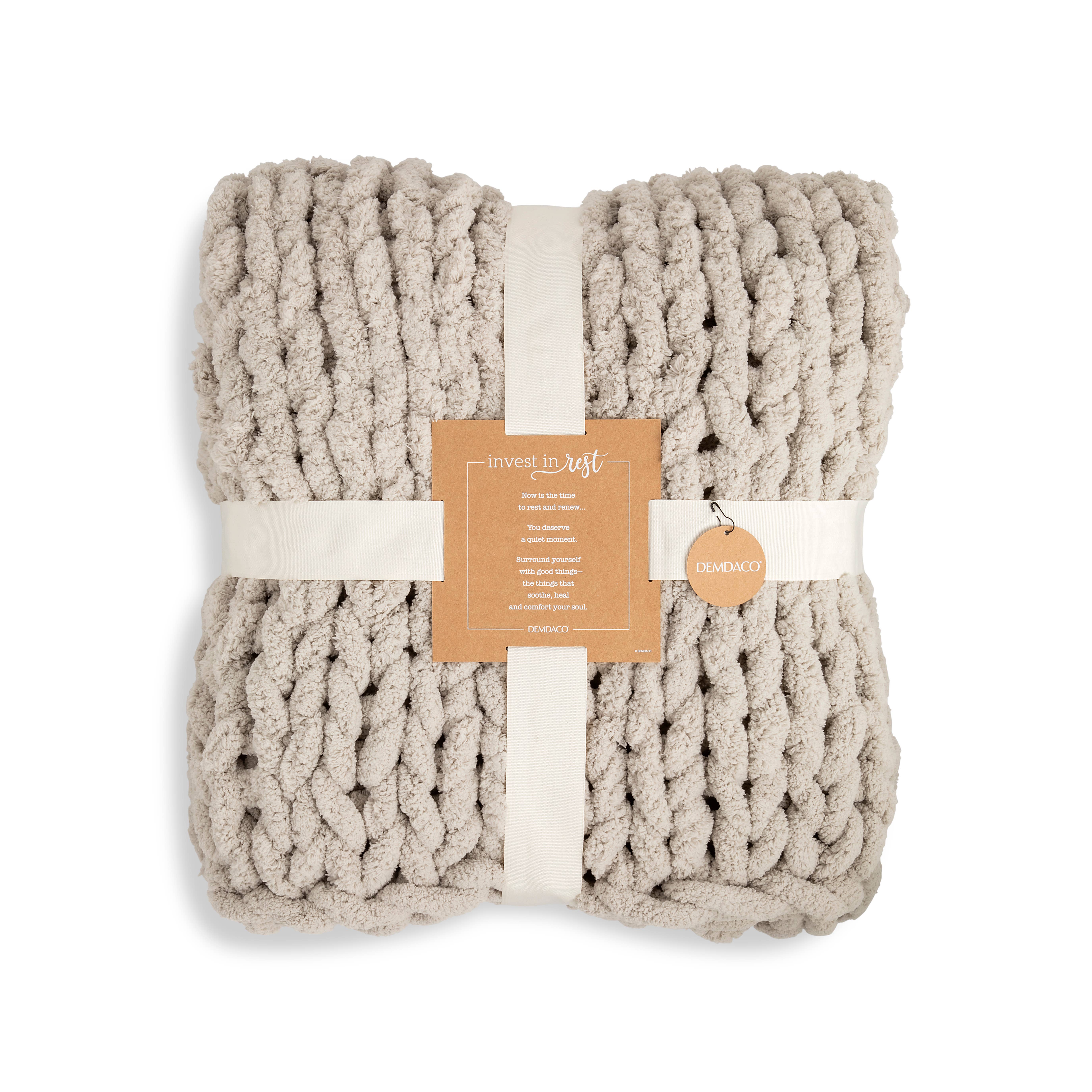 DEMDACO - Wholesale Throw Blanket - Chunky Knit Throw Blanket - Taupe1
