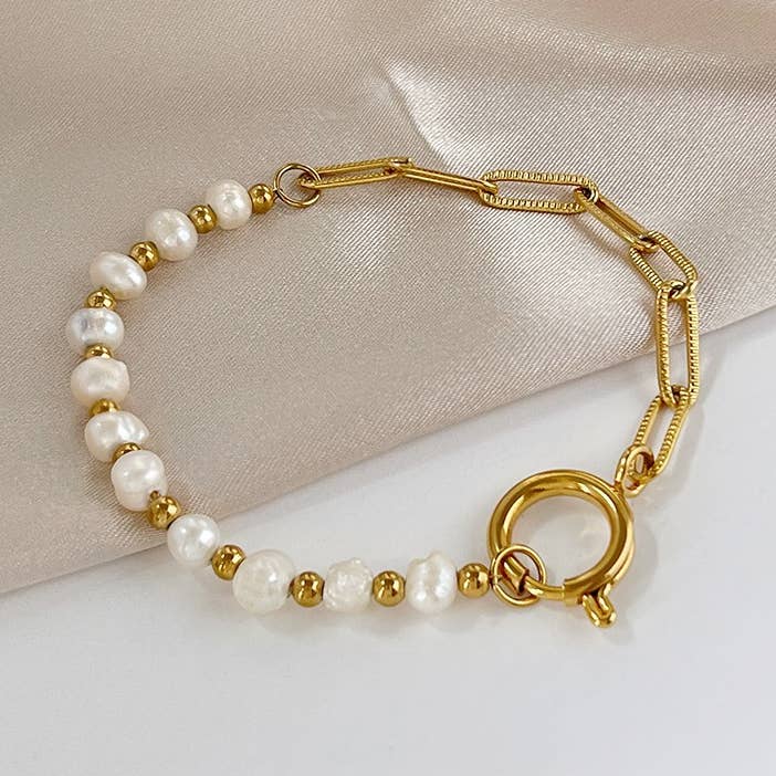 Freshwater Pearl & Paper Clip Chain Bracelet in Gold
for wholesale by White Leaf