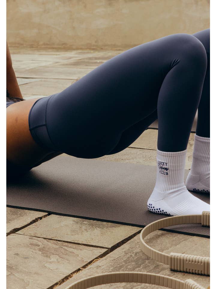 LUCKY HONEY - Wholesale Socks - Unisex - The Limited Edition Club Grip Sock1