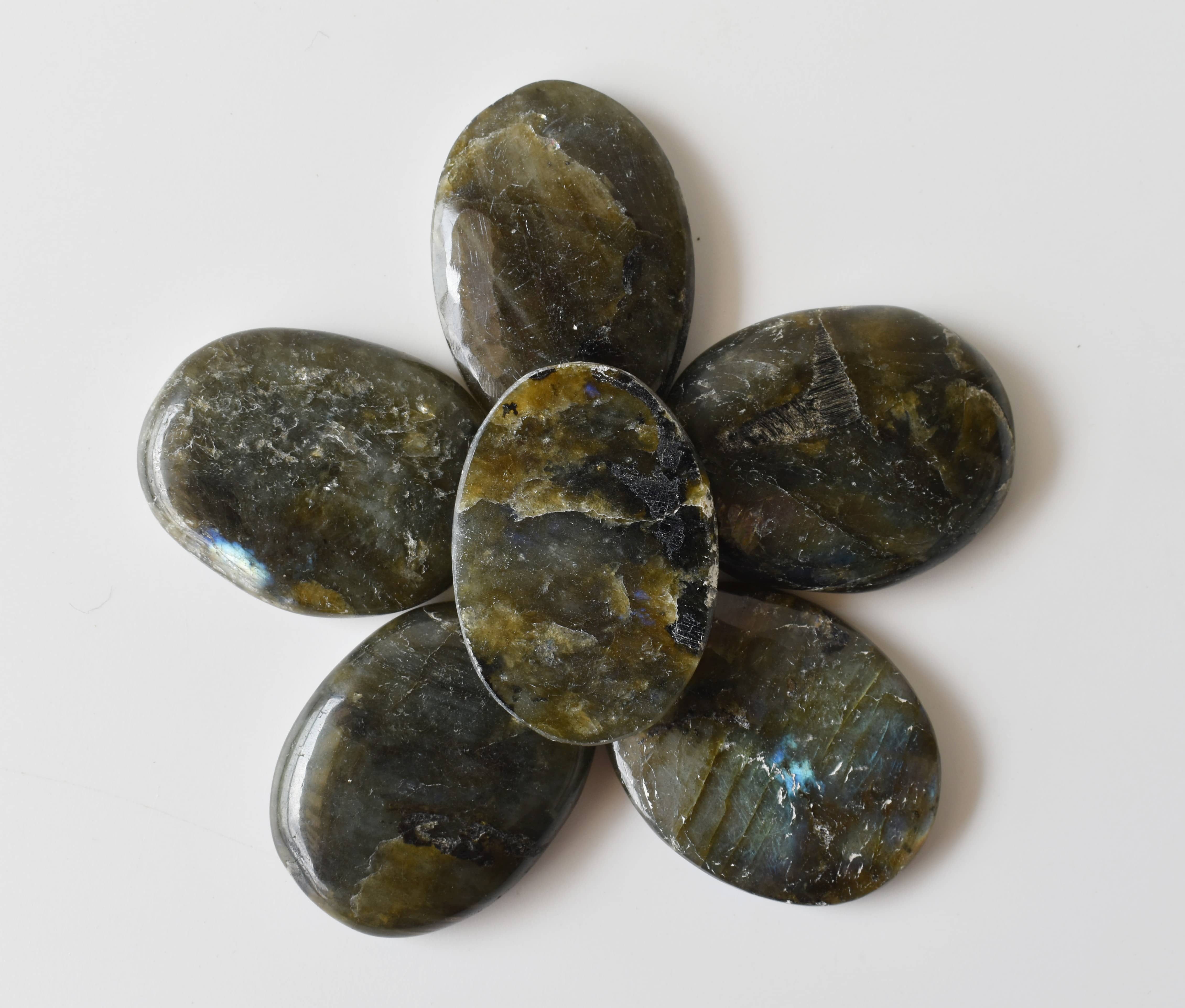 Soothing Crystals - Wholesale Spiritual stone/crystal - Palm Stones | Labradorite | Thumb Crystal | Pocket Gemstone6