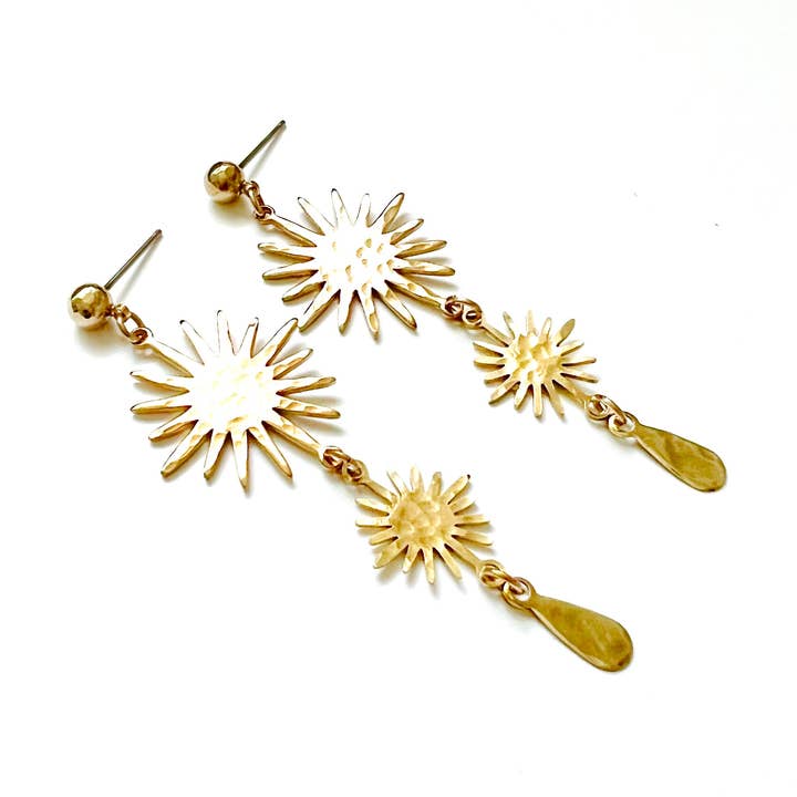 Boucles d'oreilles pendantes longues aurore soleil pour la vente par Blue Begonia