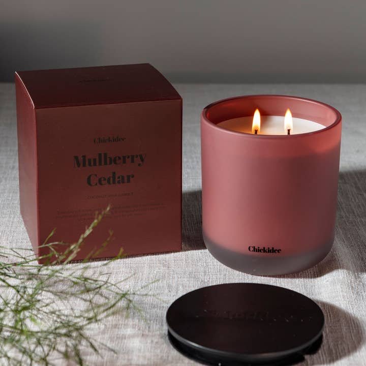 Bougie à cœur de cèdre et de mûrier pour la vente par Chickidee