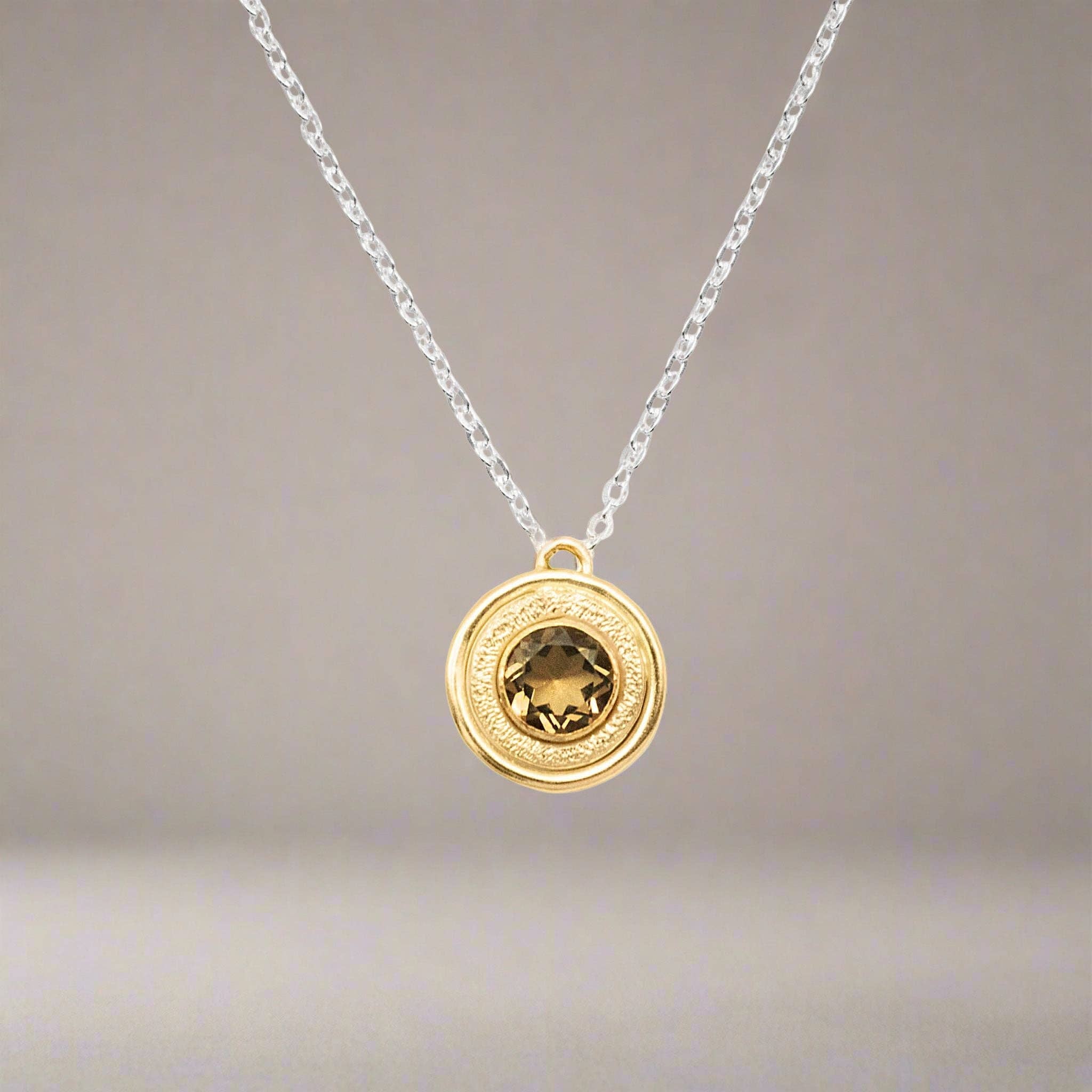 J + I Jewelry - Vendita all'ingrosso Collana con ciondolo/pendaglio - Collana con Quarzo Fumè a Forma di Aureola Testurizzata0