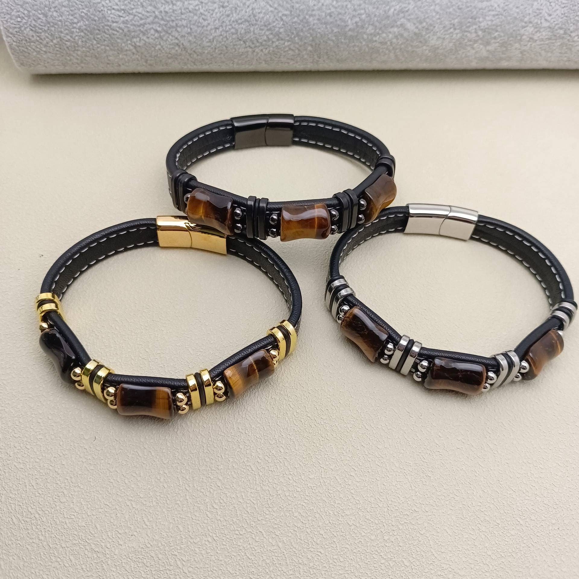 Mio Queena - Vendita all'ingrosso Bracciale a polsino - Bracciale da uomo in pelle con charme in pietra occhio di tigre - MJ/BC6