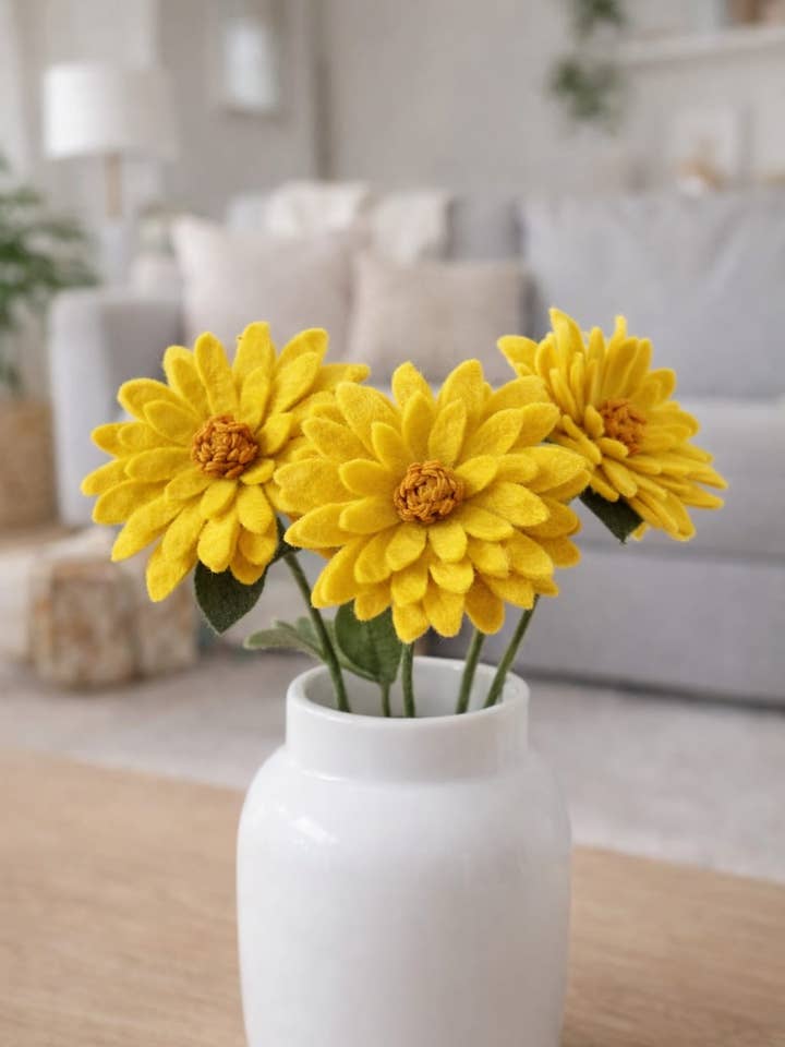 Håndlavet filtblomst (solsikke) for engroshandel hos Funky Yak Ltd