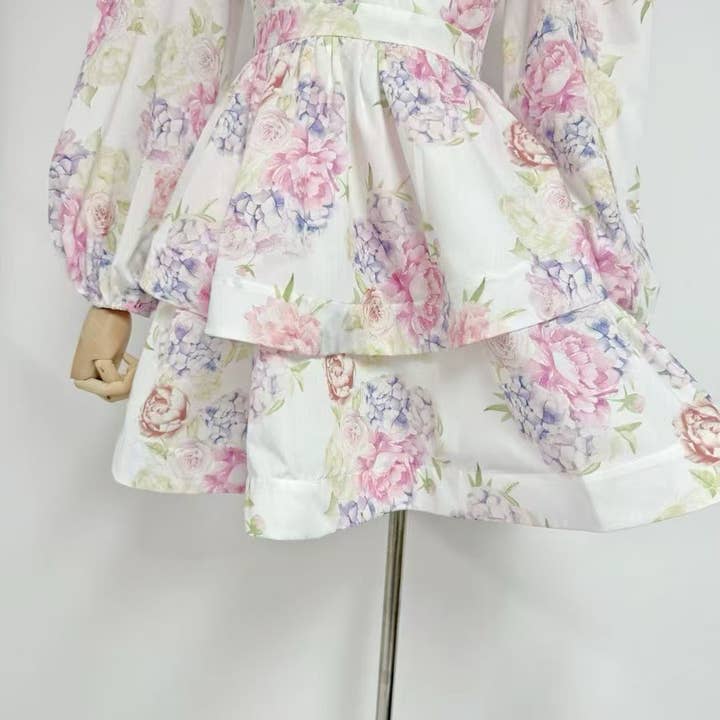 Productseeker - Wholesale Dress - Women's - DR438 V-Neck Lantern Sleeve Floral Print Short Dress9