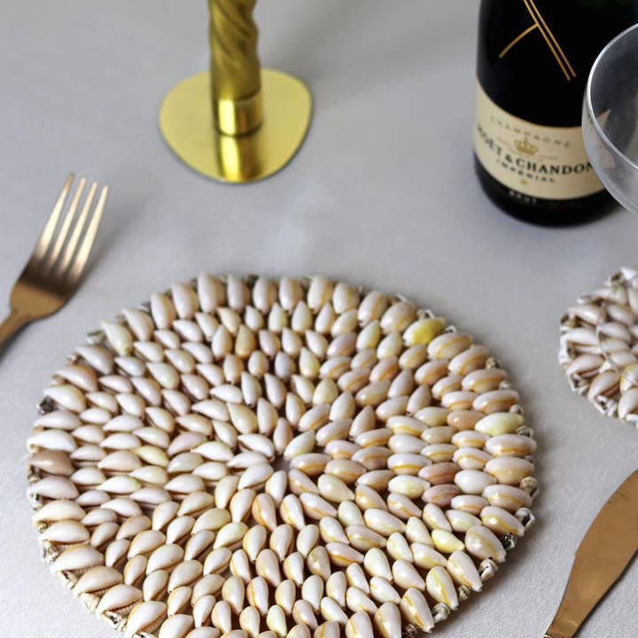 SUN AND DAY – wholesale Placemat – Cowrie Shell Placemat