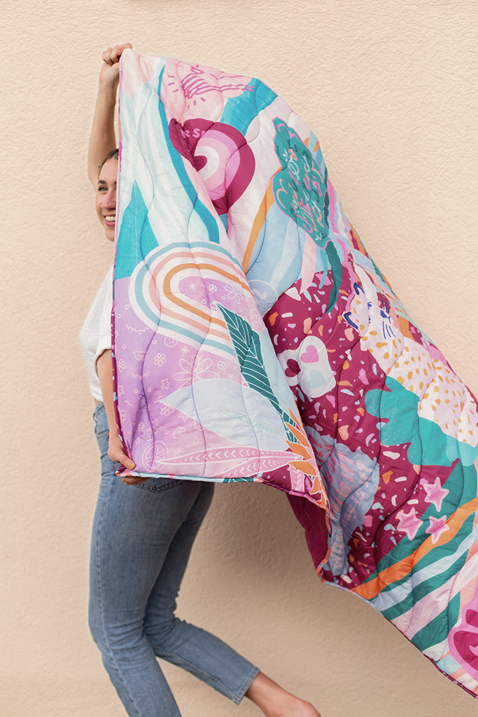 Talking Out of Turn - Wholesale Decoratiedeken - Puffy deken met opvallende prints en kleuren12