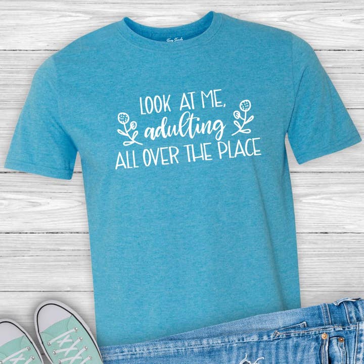 Suzy Swede – wholesale T-shirts med screentryck – Dam – Look at Me Adult Over-T-shirt | Snarky Funny