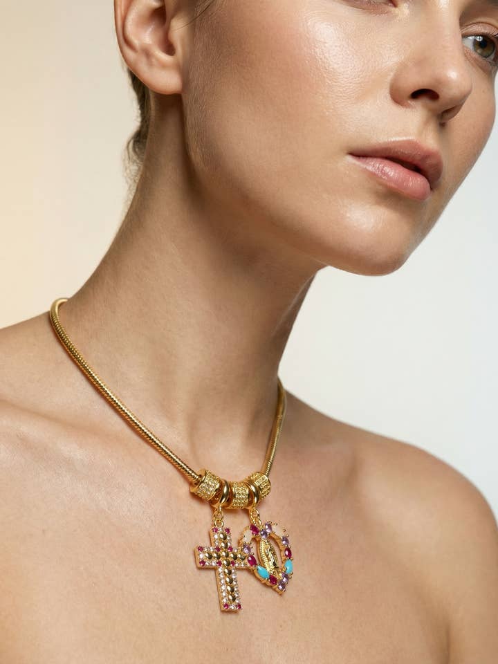 Colar Católico com Cruz de Zircônia Cúbica e Multicolorido por atacado de PHOEBE´S