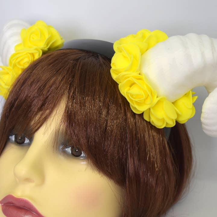 Yumiland - Venta al por mayor Cinta para el pelo - Mujer - Diadema cuernos de carnero demonio - blanco y amarillo