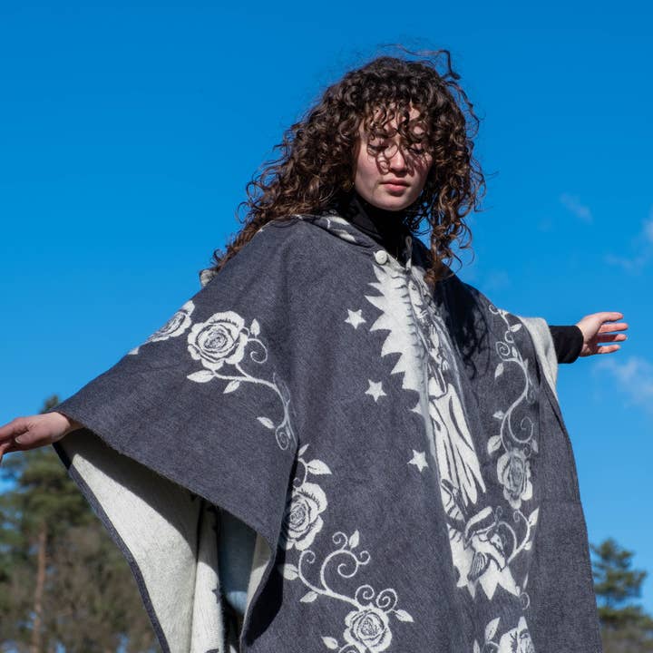 Poncho Maria Grey for wholesale by EcuaFina