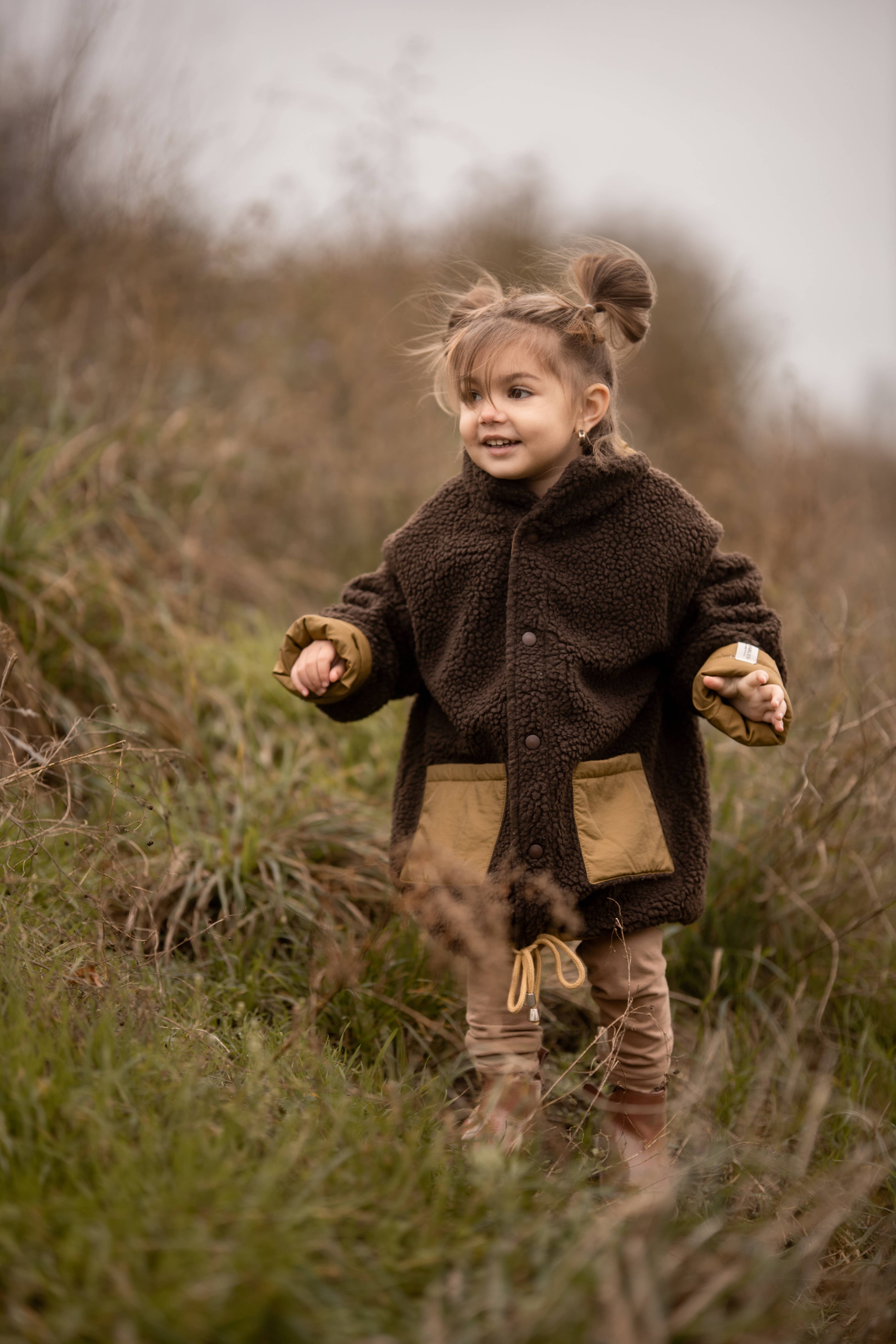 Annie & Charles – wholesale Jacka - Barn – Annie & Charles® JULEZ vändbar teddyjacka4