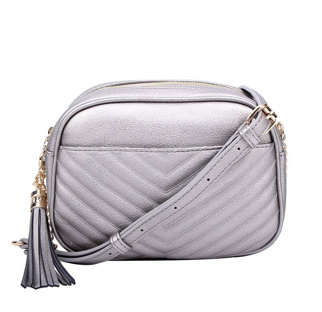 MiMi Wholesale - Vente Sac à bandoulière – femme - Sac à bandoulière Veronica à pompons cousus en V avec fermeture éclair15