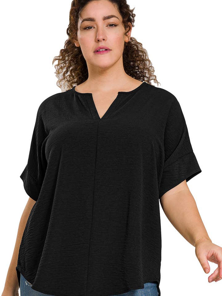 .. SI-23873 TOP A MANICHE CORTE CON SCOLLO A V IN TESSUTO TRASPIRANTE per la vendita all'ingrosso da parte di 42POPS