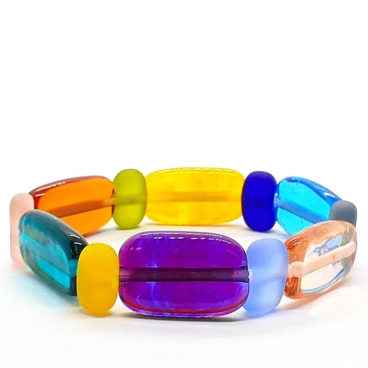 Chromatic Bracelets and other Purchase Wholesale 4690 comercio no especializado. Free Returns & Net 60 Terms on Faire trending on Faire.