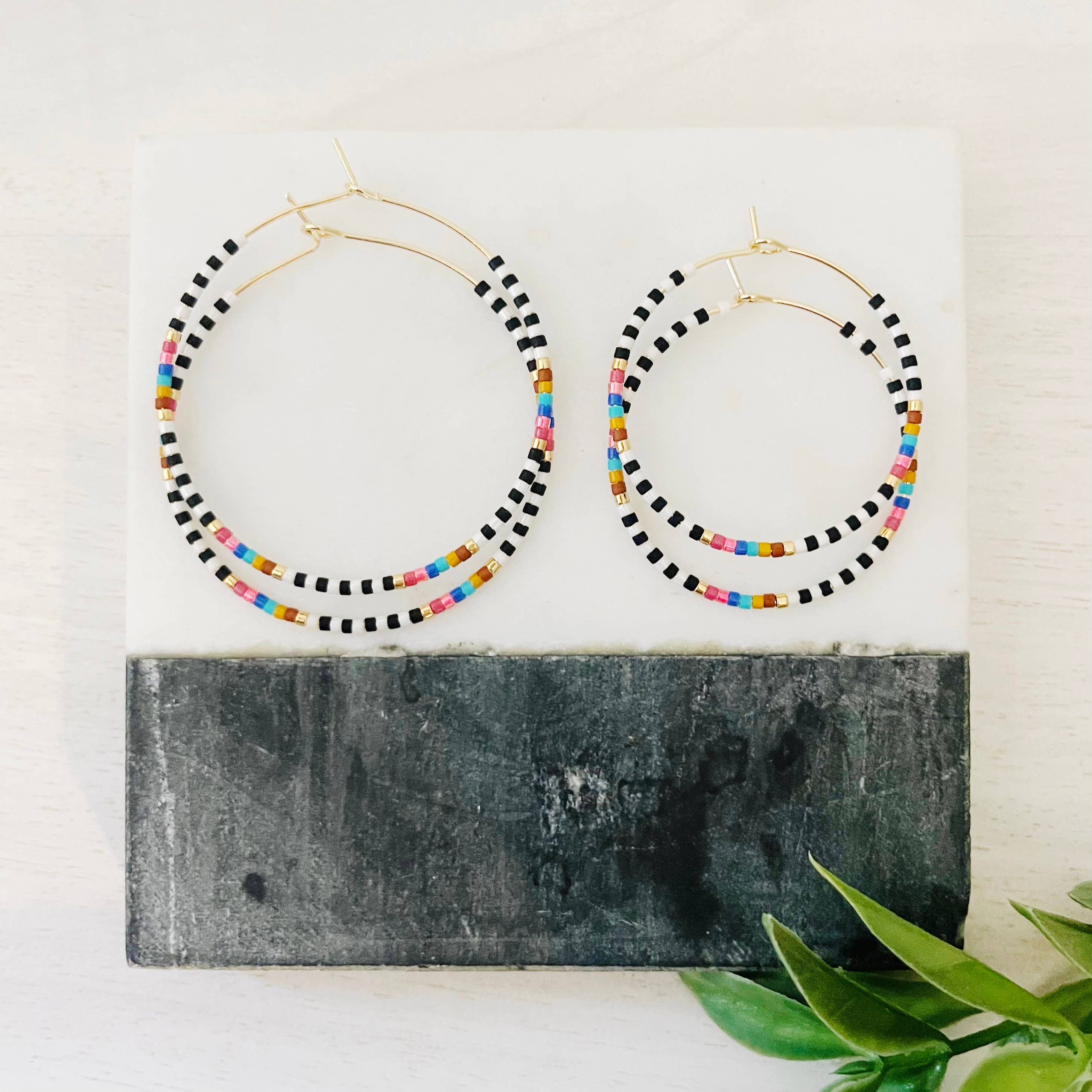 Carrossel // argola de missangas de vidro miyuki em bloco de cor por atacado de Girls Day Out by Amy Houston