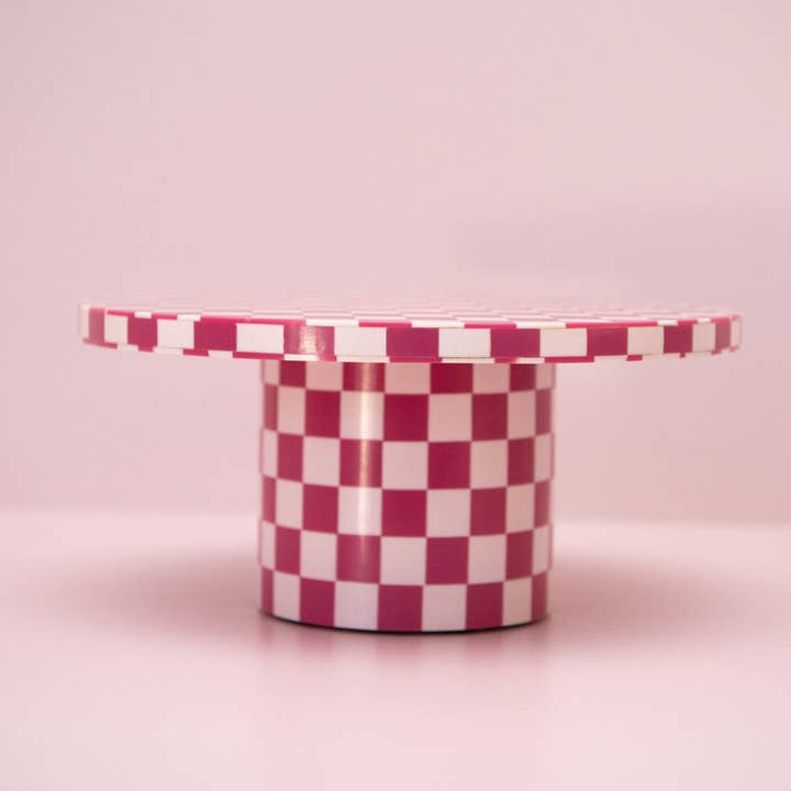 Oh It's Perfect - Wholesale Cake Stand - Pink Checkered Resin Cake Stand1