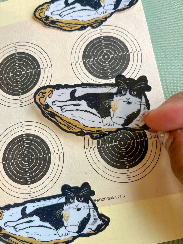 O Mundo é a Ostra de um Gato - Autocolante de Gato por atacado de The Wednesday Co