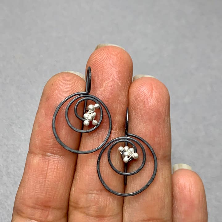 YedOmi Jewelry – wholesale Hängande örhängen – Luna Örhängen6