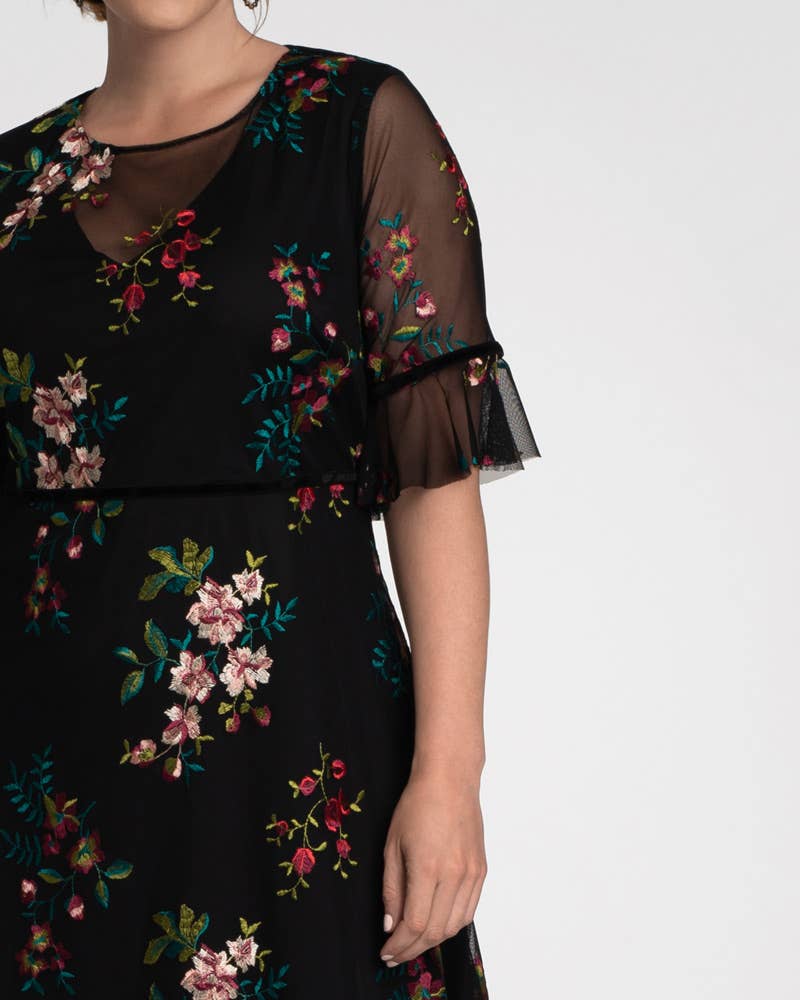 Kiyonna - Wholesale Dress - Women's - Wildflower Embroidered Dress - Plus Size1