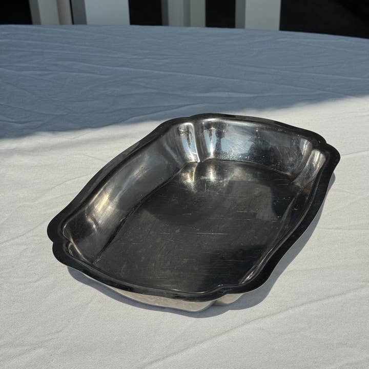 Silver Oval rectangular silver-plated metal serving dish edges for wholesale on Faire3