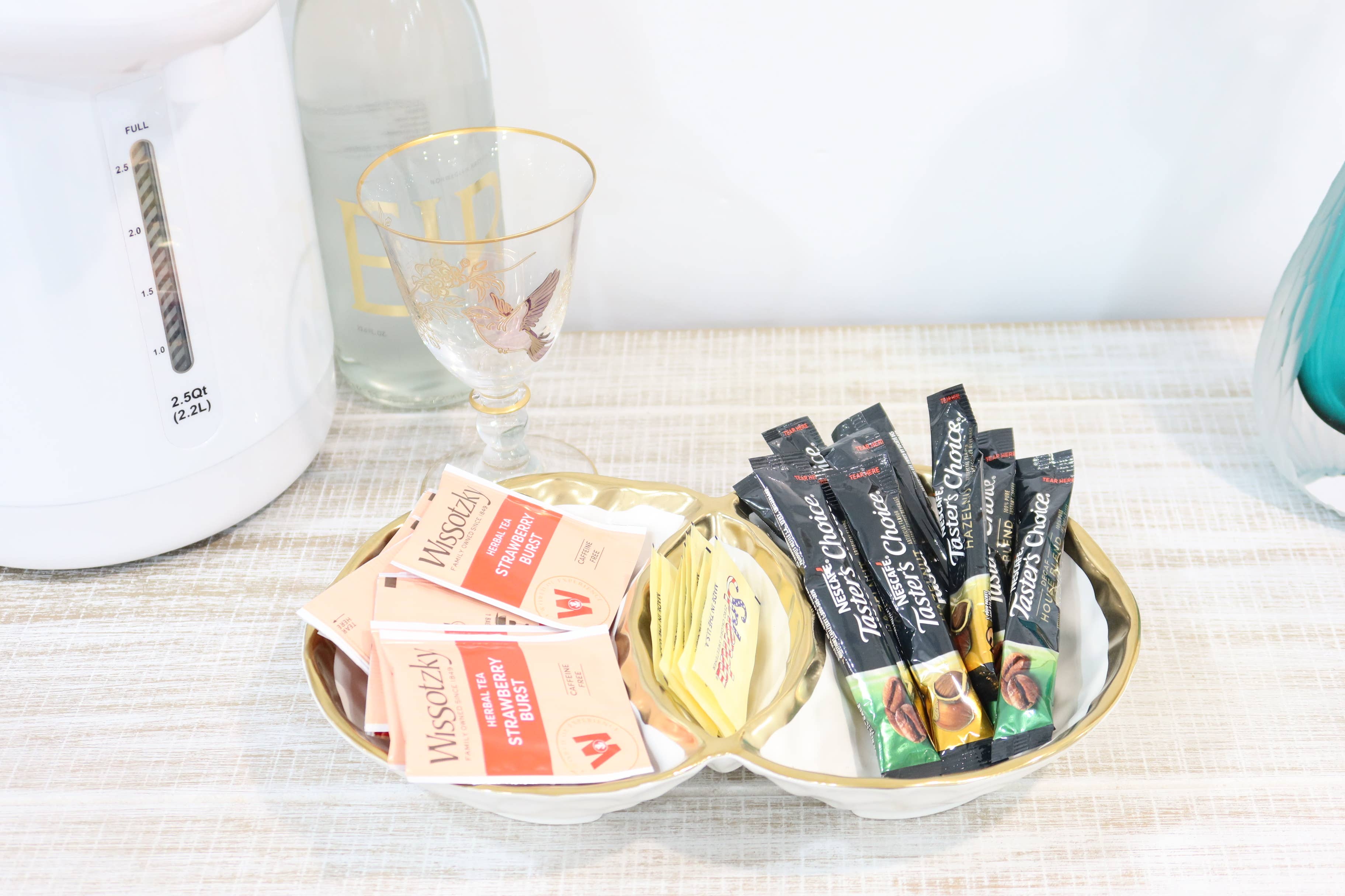 CLASSIC TOUCH DECOR INC. - Wholesale Condiment/Dip Bowl - White Porcelain Round Double Bowl with Gold Rim1