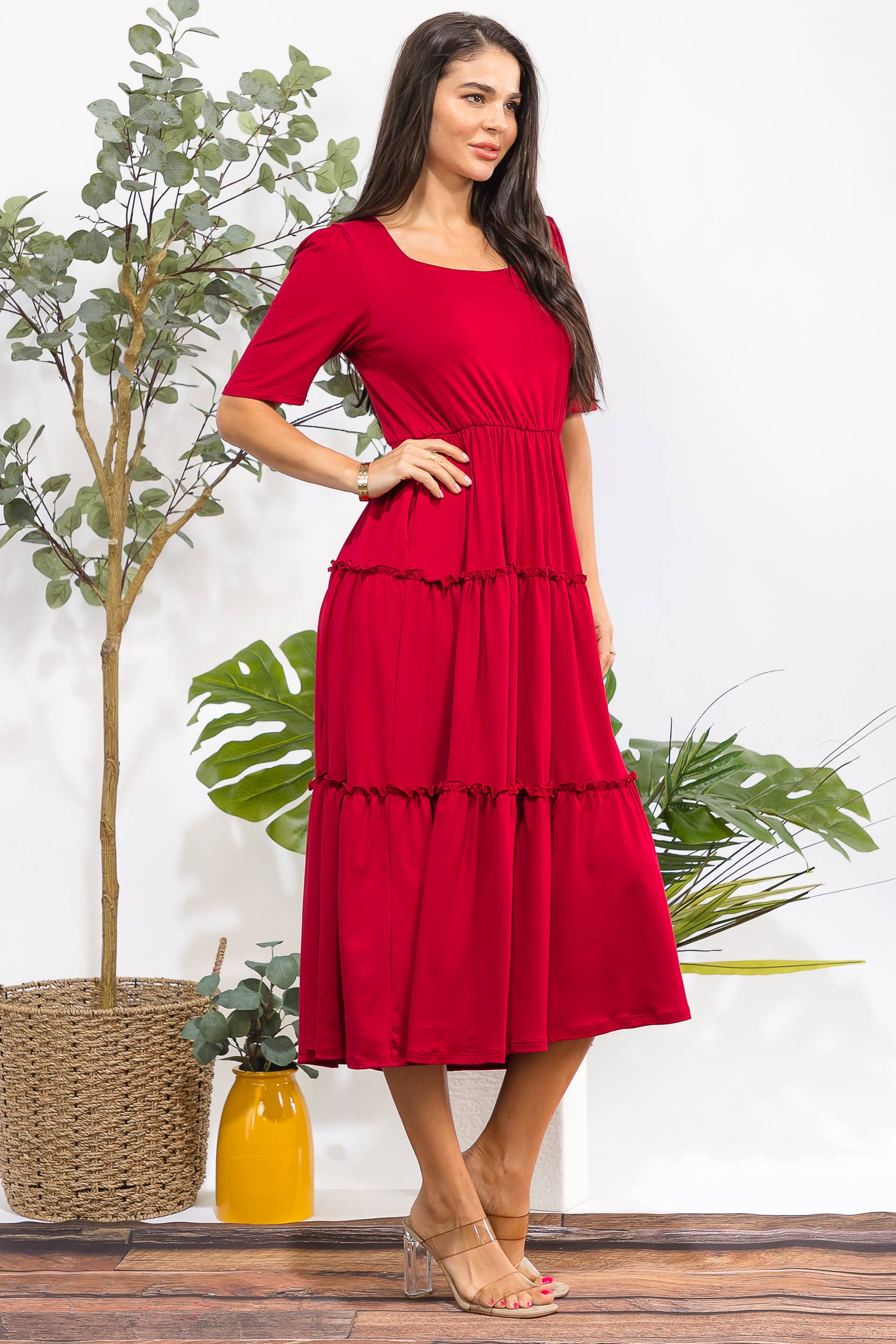 H&H Fashion Inc. – Großhandel Kleid – Damen – JR778X-S Plus Size Stufen-Midikleid mit quadratischem Ausschnitt45