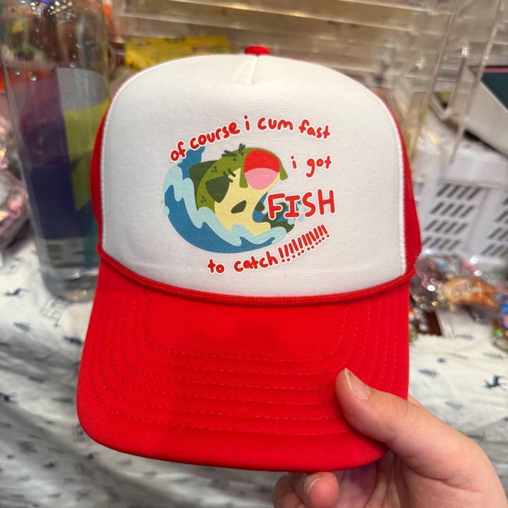 Casquette de camionneur Catching Fish pour la vente par Cool Art Corner