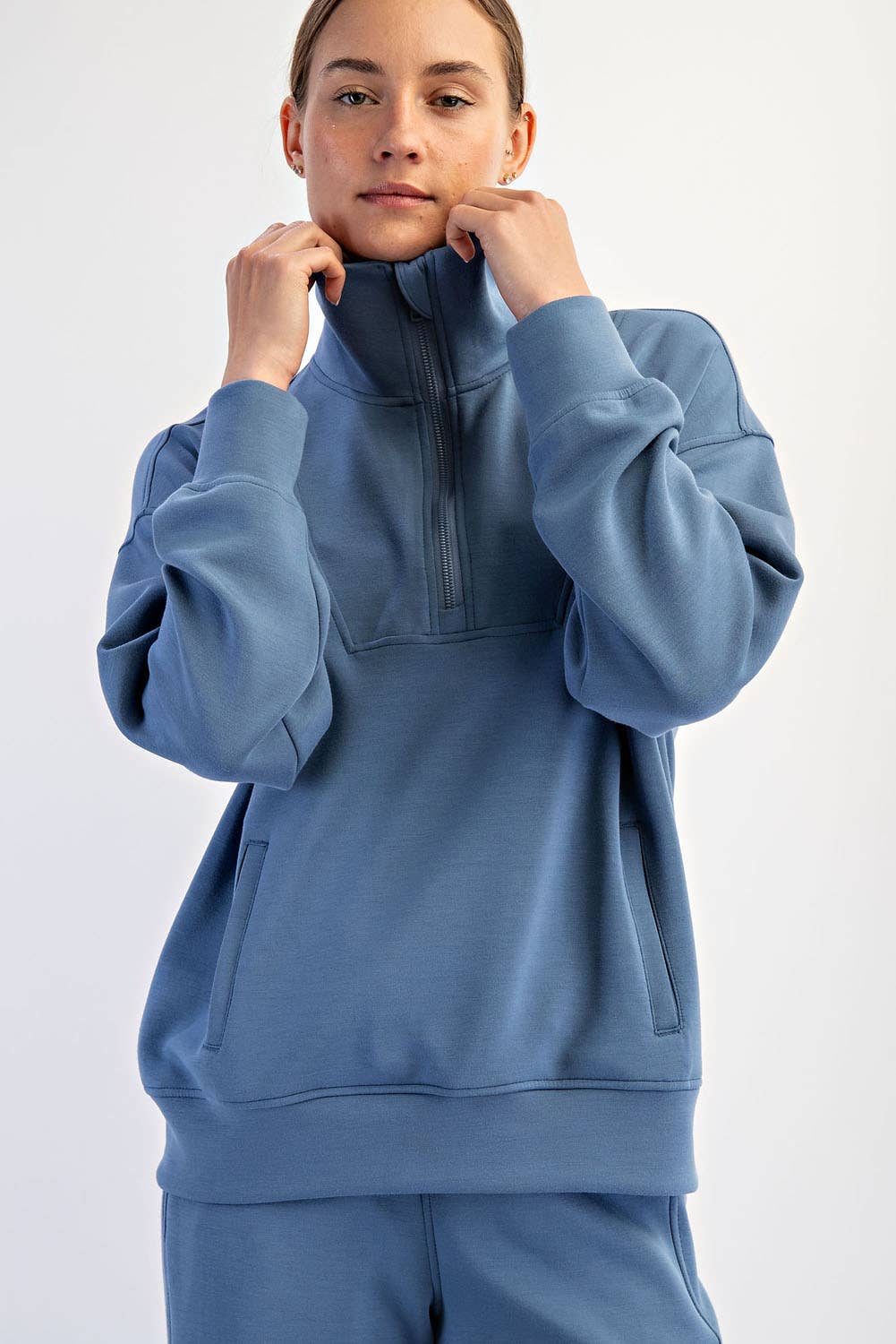 Rae Mode - Vendita all'ingrosso Felpa - Donna - PULLOVER CON COLLO A IMBUTO E ZIP A QUARTO IN MODAL SCUBA24
