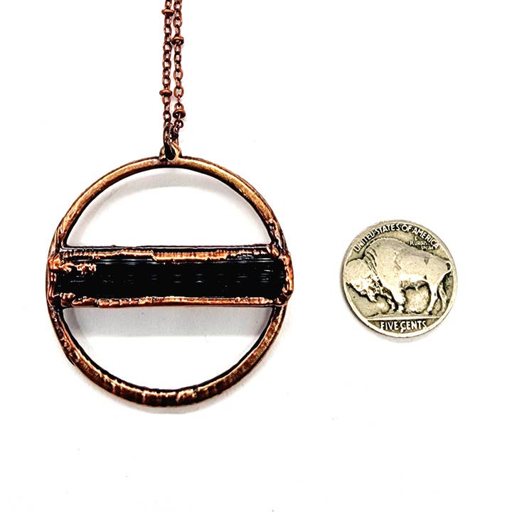 MergingMetals – wholesale Hänge-/berlockhalsband – Svart turmalin halo halsband//Elektroformade smycken