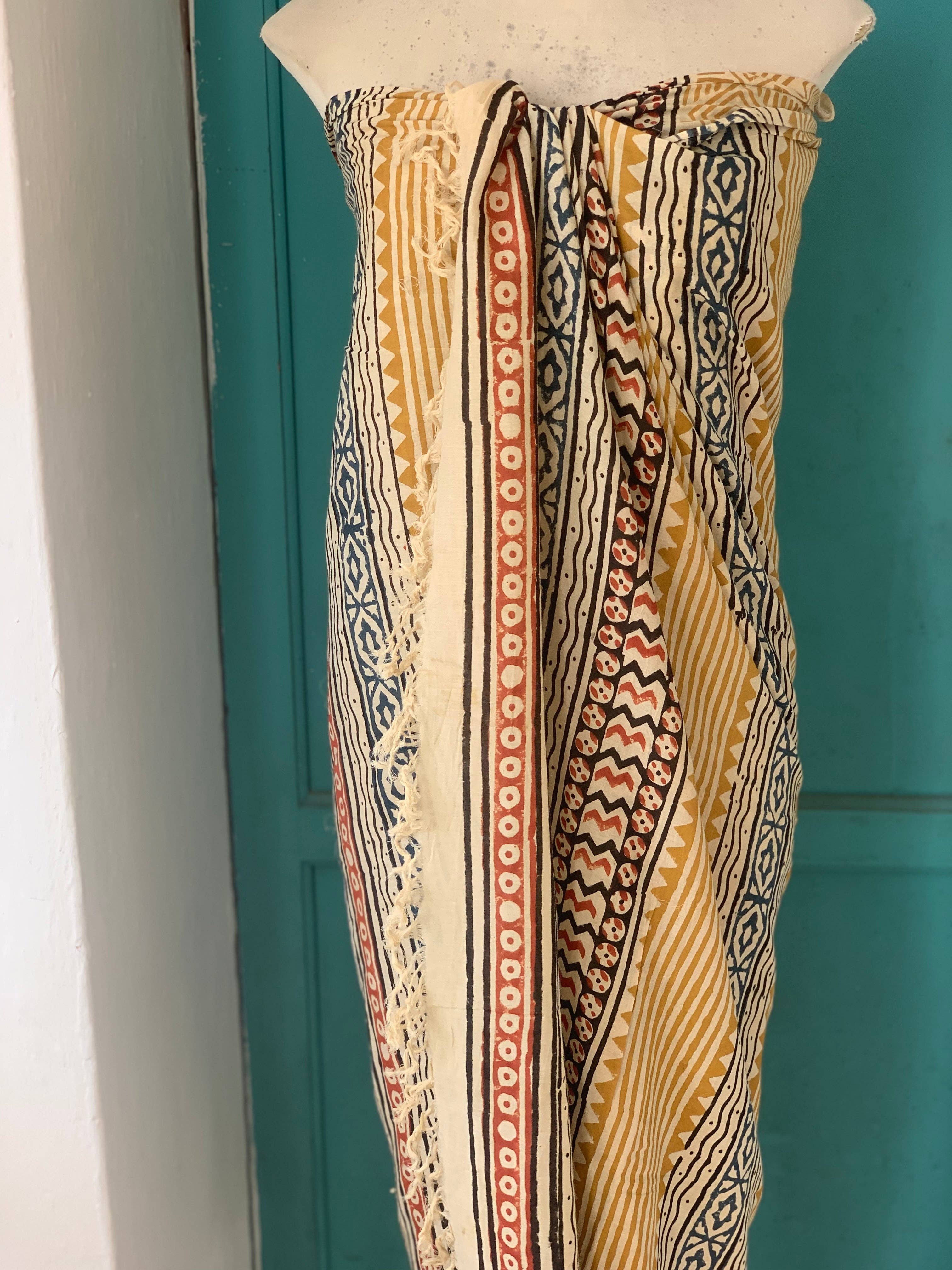 Aurobelle Ibiza - Vente Écharpe – femme - Grand sarong Bagru, dupatta - paréo rayé rouge / châle en coton imprimé au tampon - fleur rouge, nouvelle collection1