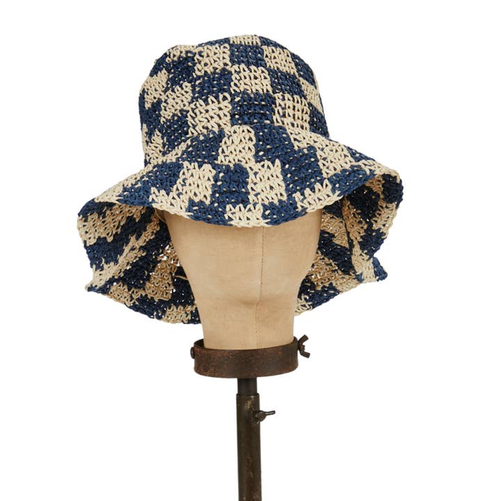 Chapéu Bucket Xadrez Azul Marinho & Natural por atacado de Kathy Jeanne Millinery