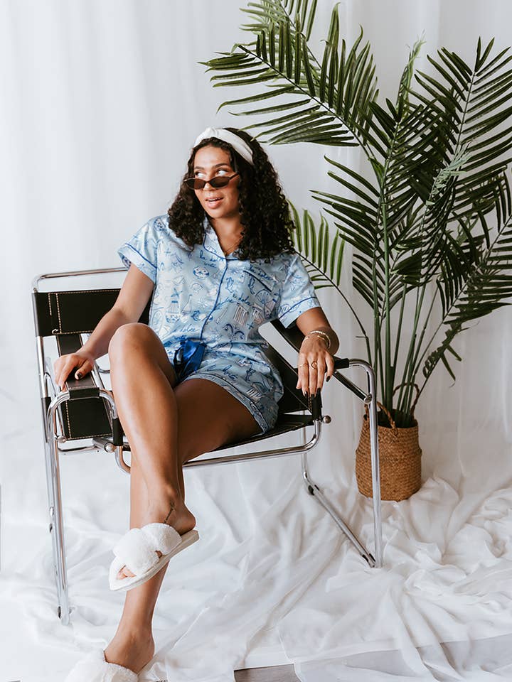 Spikes and Seams – Engroshandel Pyjamasæt - Dame – Matchende nattøjssæt, luksus satinpyjamas, trendy pyjamas1