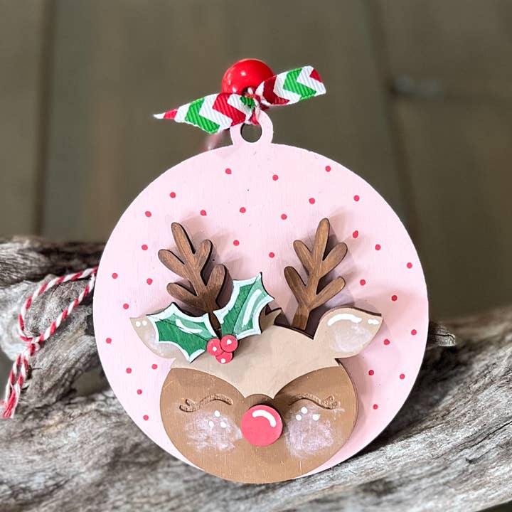 Gepersonaliseerd handgeschilderd schattig rendiergezicht Christmas O voor wholesale door OBX Prep