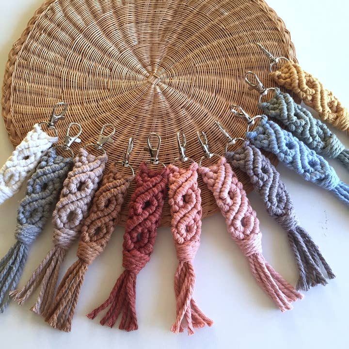 Ruby Moon Decor – Großhandel Schlüsselanhänger – Damen – Moderner Makramee-Schlüsselbund in 11 Farben erhältlich