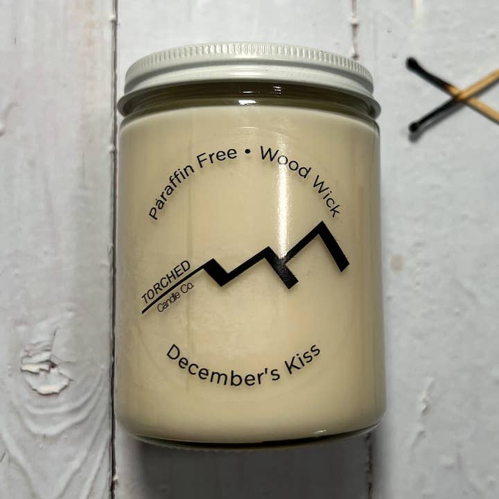 Dezembros Beijo por atacado de Torched Candle Co.