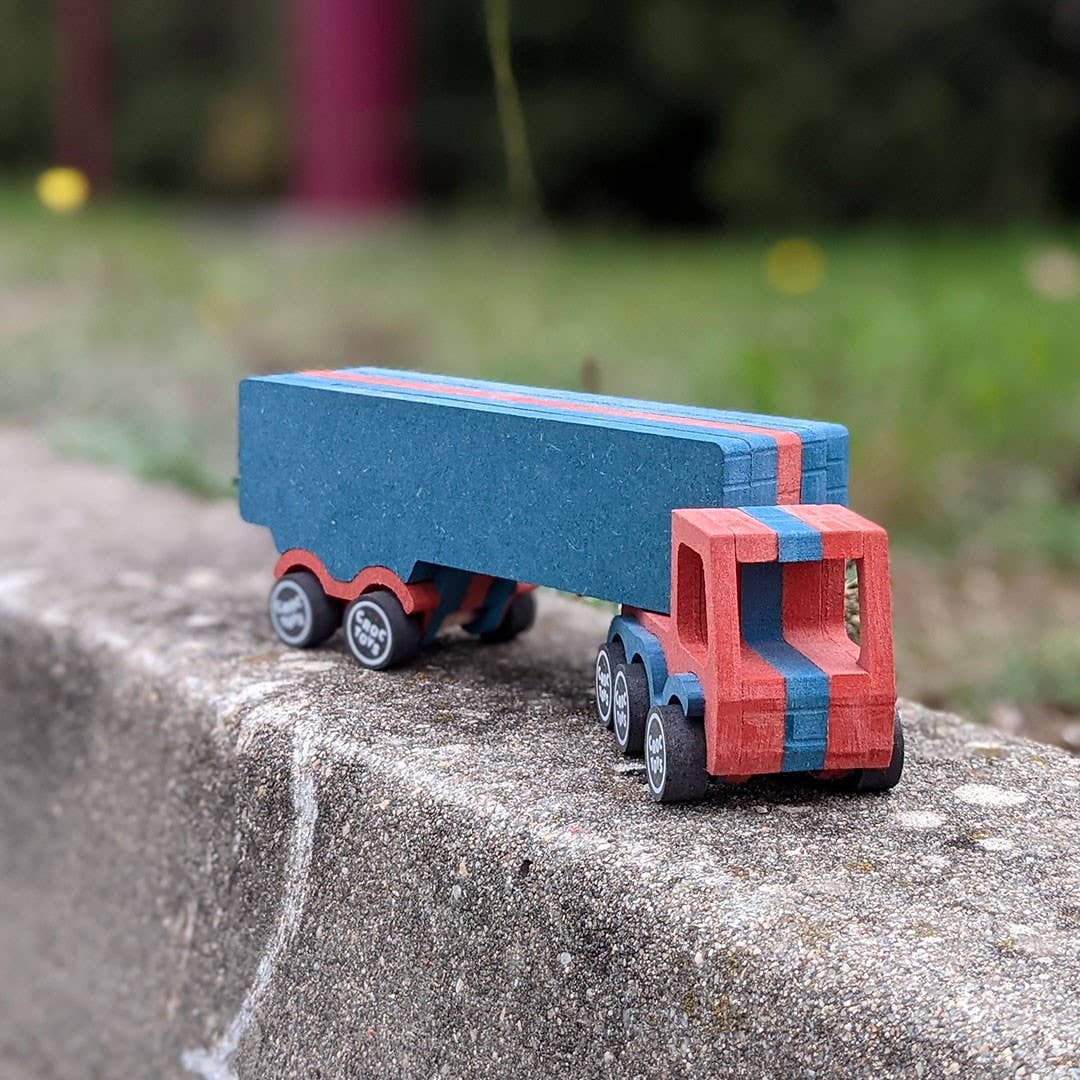 Croctoys - Wholesale Toy Car/Truck - Kids - Wooden vehicle construction kit: REMY, the semi6