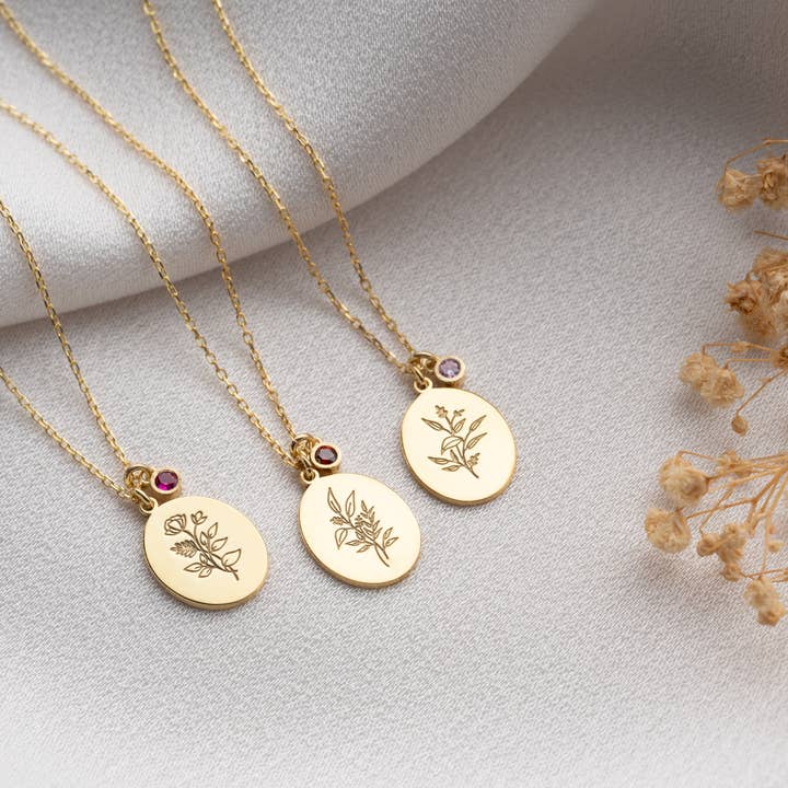 Collier Fleur de Naissance en Or avec Cadeau Pierre de Naissance Personnalisée pour la vente par Tina Custom Jewelry