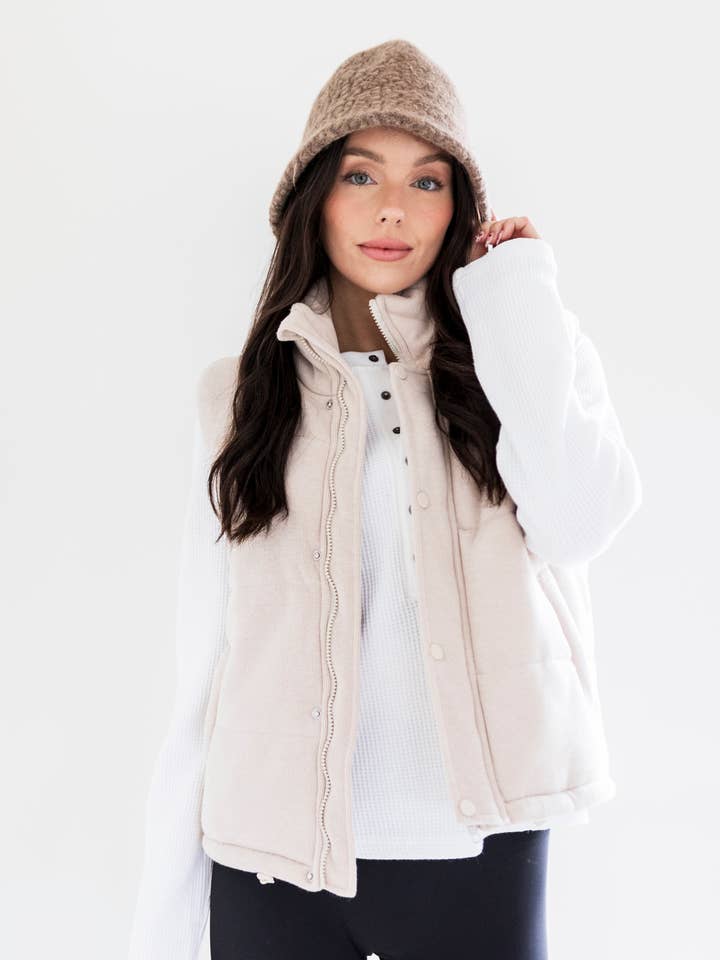 Boucle Fischerhut Mokka für den Großhandel von PRIV Collections