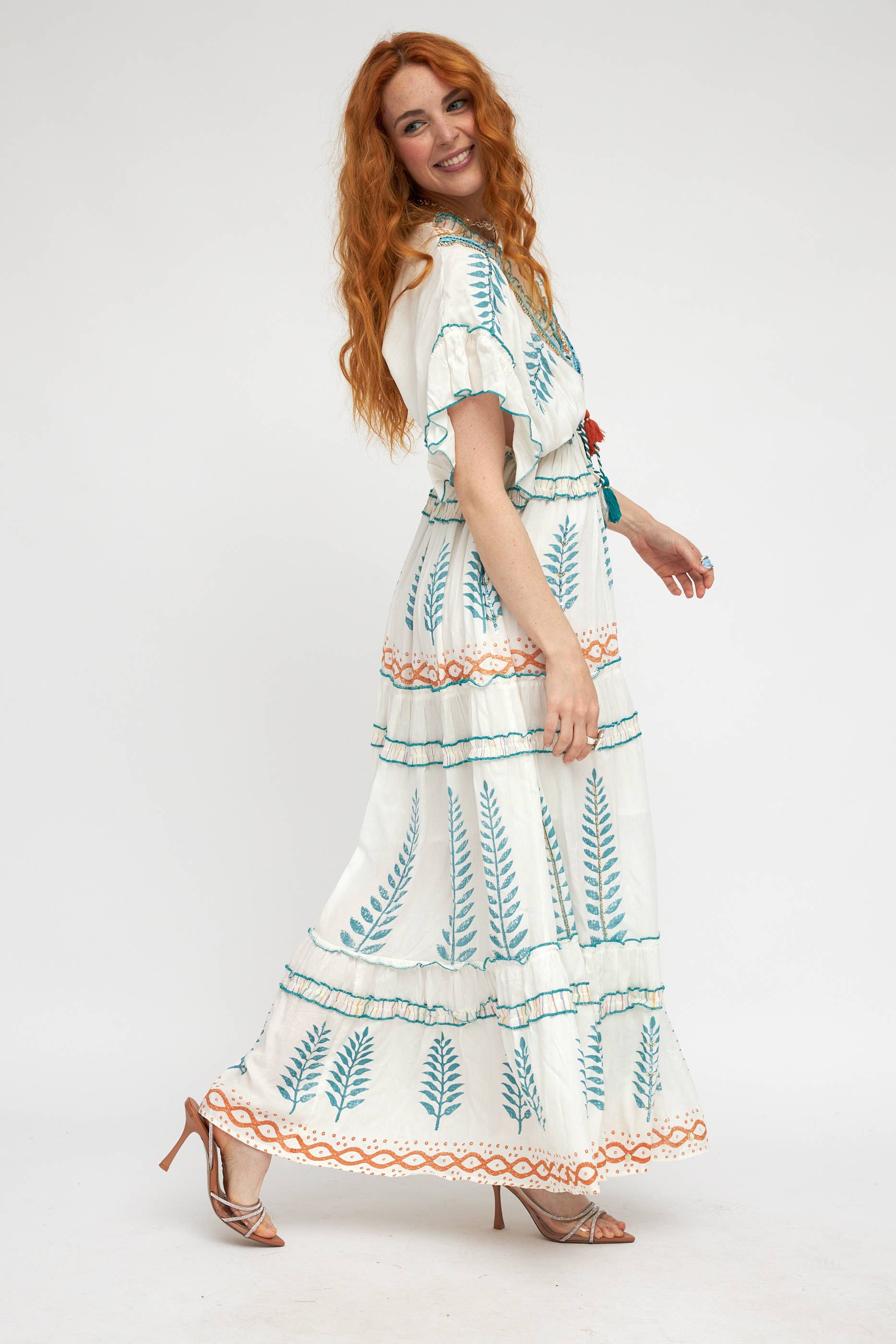 (KHAKI - PETROLEUMBLÅ - AQUAGRØN) BOHO KJOLE MED BLADE BLOCKPRINT, BREDE ÆRMER for engroshandel på Faire2