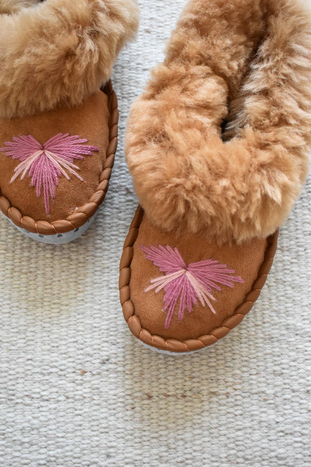 HomieeStudio - Wholesale Slippers - Women's - Handmade Sheepskin Moccasins Slippers - Vivi