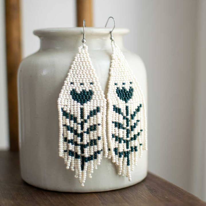 Fair + Simple – wholesale Tassel earrings – Beaded Fringe Earrings in Flor0