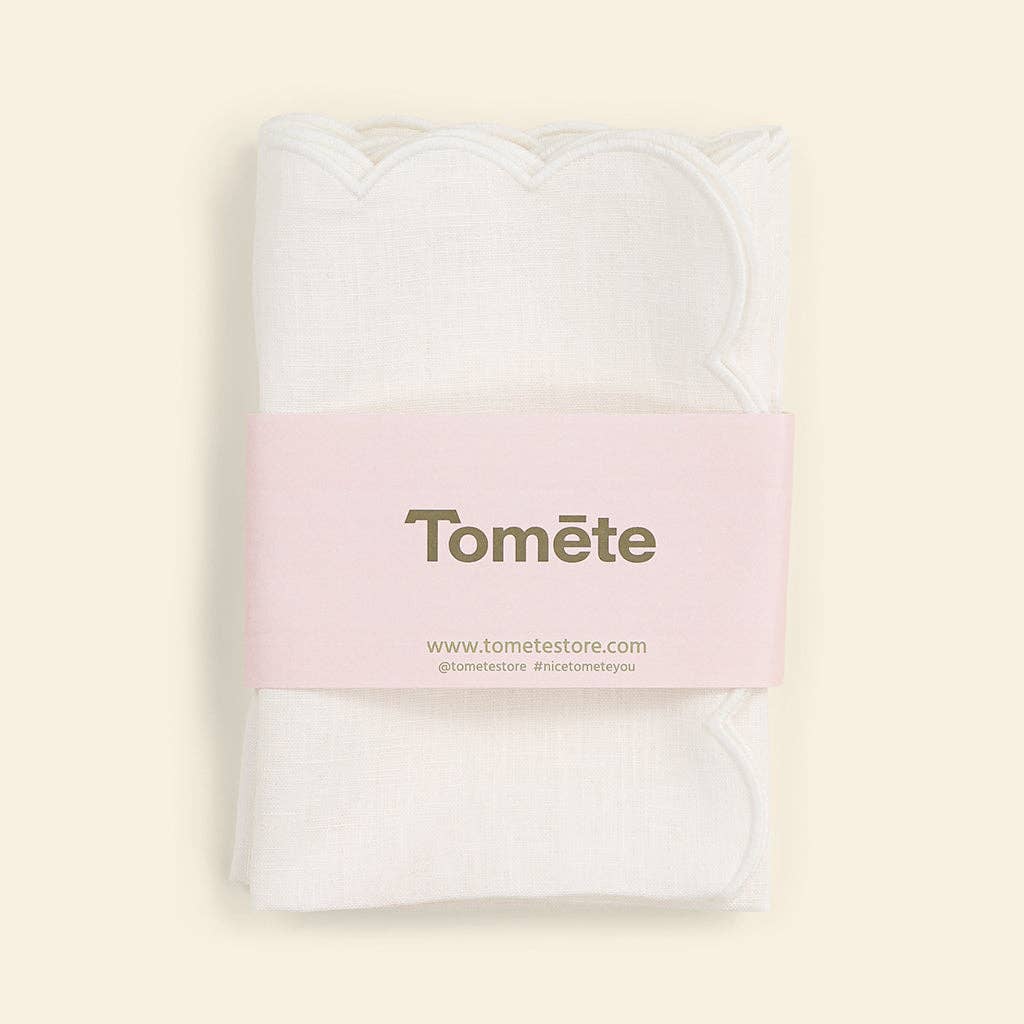 Scalloped white linen napkins (set of 2) for wholesale on Faire2