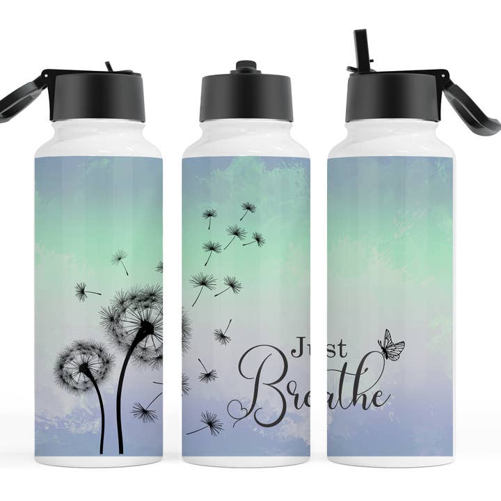 Bouteille d'eau 18 oz - Just breathe pour la vente par Dusty & Delilah Designs
