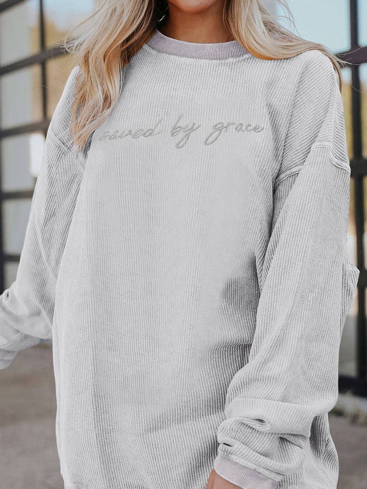 Suhkasana - Vente Sweat-shirt – femme - Pull à col rond en grosse maille brodé "sauvé par la grâce"1