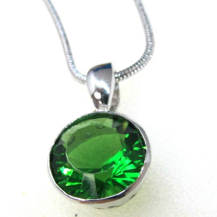 Twan Kee Jewelry - Wholesale Pendant/Charm Necklace - Fancy Style Mt St Helens Green Helenite Silver Pendant0